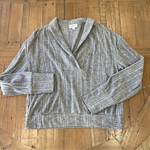 Evereve Lily Shawl Collar Pullover Women’s Large Gray Ribbed Soft Cozy V-neck - Picture 3 of 9